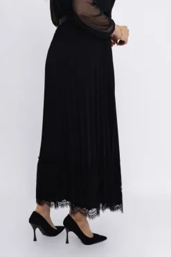 Włoski Czarna Spódnica plisowana z paskiem GARIOLI