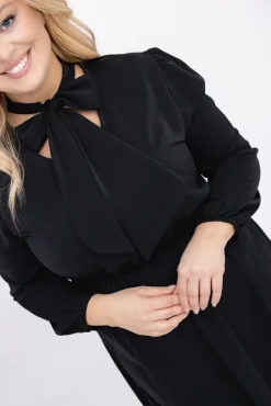 Włoski Czarna Sukienka satynowa ELZI