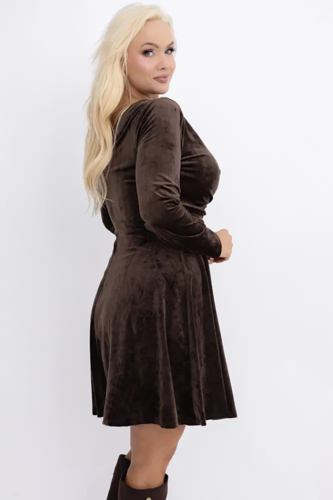 Włoski Czekoladowa Sukienka welurowa WARKOZIA