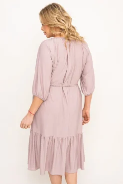 Polski Jasnobeżowa Sukienka brokatowa z paskiem PENTUZI