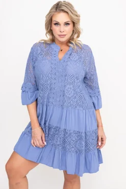 Włoski Jeansowoniebieska Sukienka z haftem TULUZI