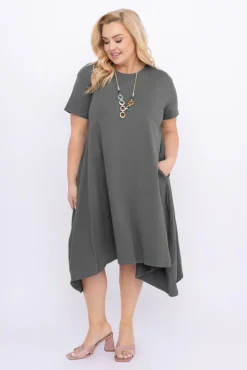 Włoski Khaki Sukienka z wisiorkiem MIRUNDIA